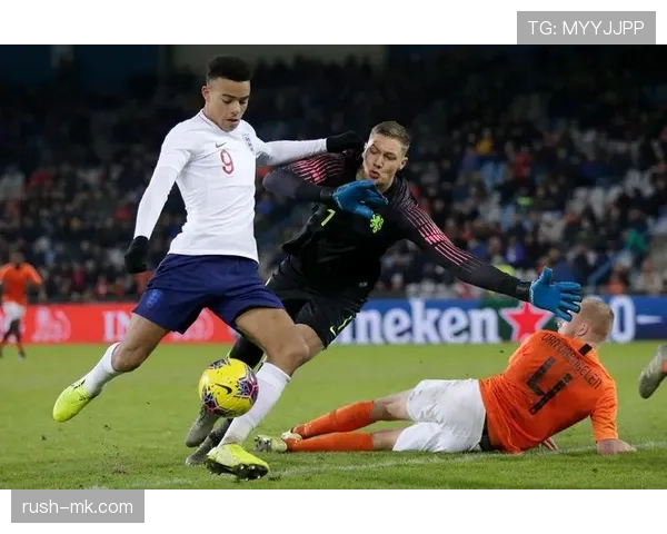 西汉姆青训营新星闪耀，未来之星崭露头角引关注