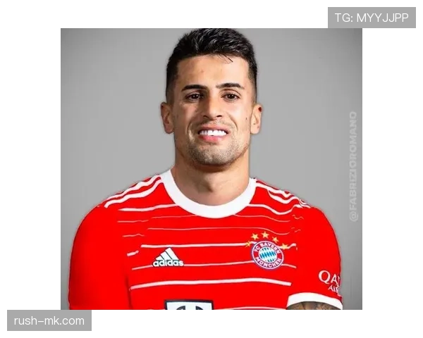 阿什拉夫与坎塞洛的对决展现边卫艺术与战术较量的趋势 阿什拉夫与坎塞洛的对决展现边卫艺术与战术较量的趋势