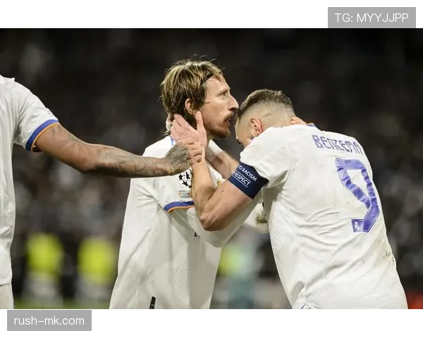 阿尔瓦雷斯与本泽马：全能前锋的战术角色及进攻参与度对比